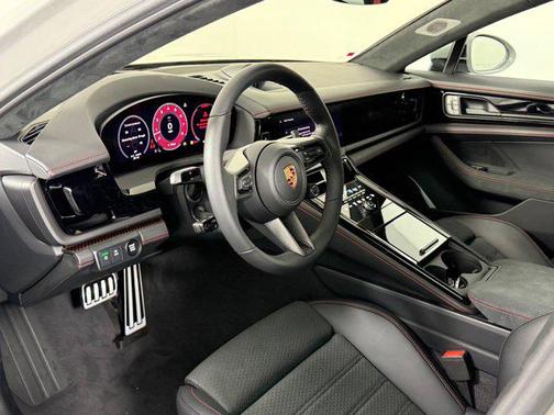 2026 Porsche Panamera GTS