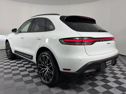 2026 Porsche Macan AWD