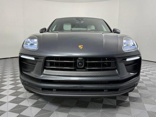 2026 Porsche Macan AWD