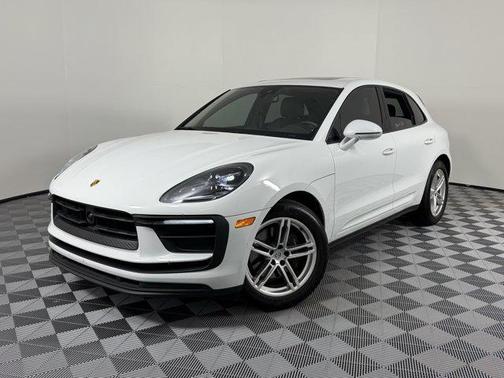 2023 Porsche Macan Base