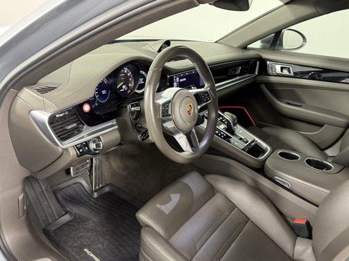 2019 Porsche Panamera E-Hybrid 4