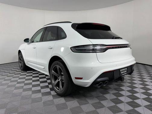 2026 Porsche Macan AWD