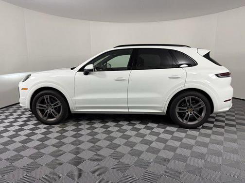 2025 Porsche Cayenne AWD