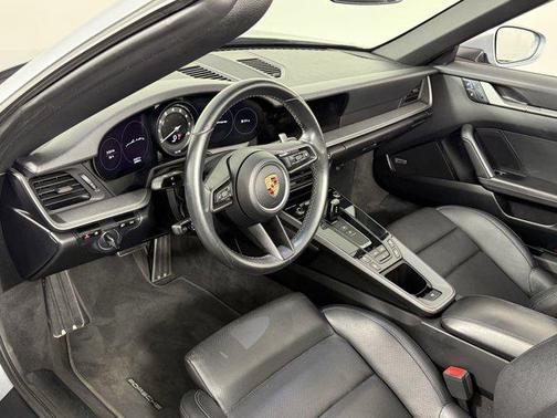 2020 Porsche 911 Carrera