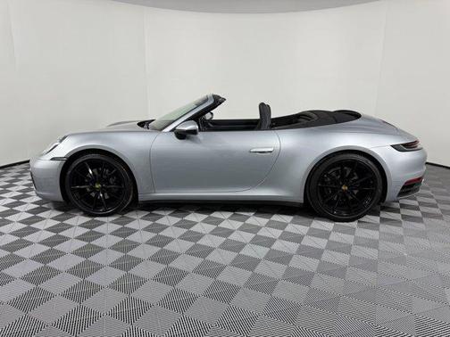 2020 Porsche 911 Carrera