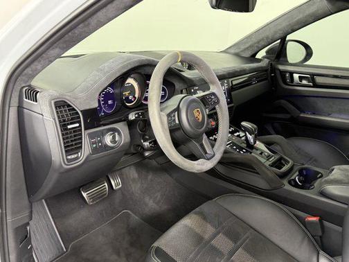 2022 Porsche Cayenne Turbo GT