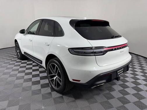 2025 Porsche Macan AWD
