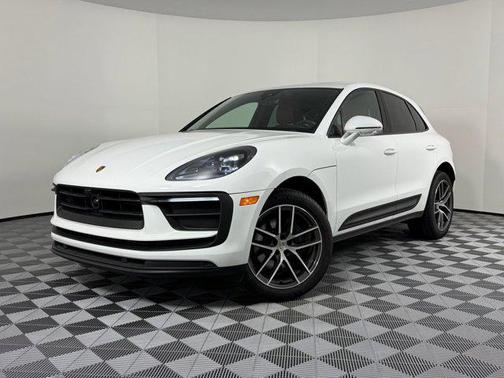 2025 Porsche Macan AWD