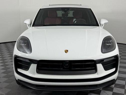 2025 Porsche Macan AWD