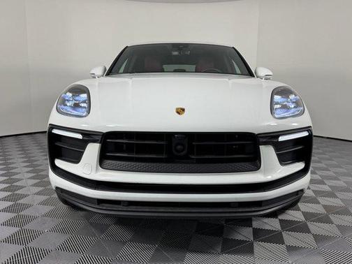 2025 Porsche Macan AWD