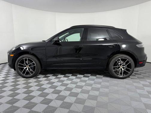 2026 Porsche Macan AWD