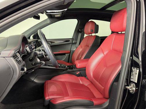 2024 Porsche Macan AWD