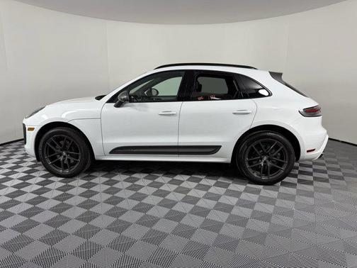 2023 Porsche Macan Base