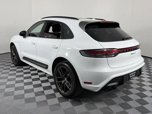 2023 Porsche Macan Base