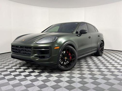 Quartzite Grey Metallic 2025 Porsche Cayenne GTS