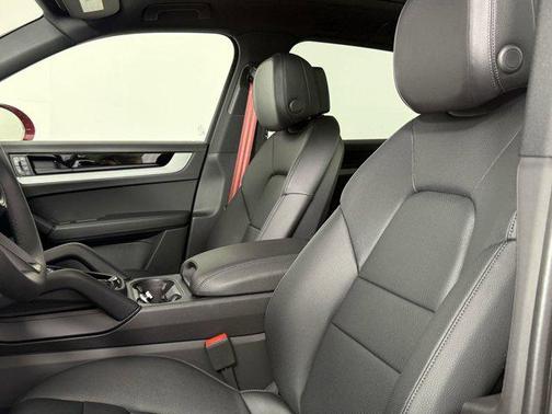 2025 Porsche Cayenne Cayenne