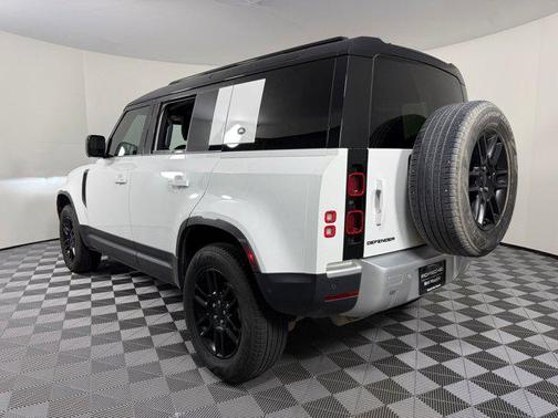 2024 Land Rover Defender 110 P300