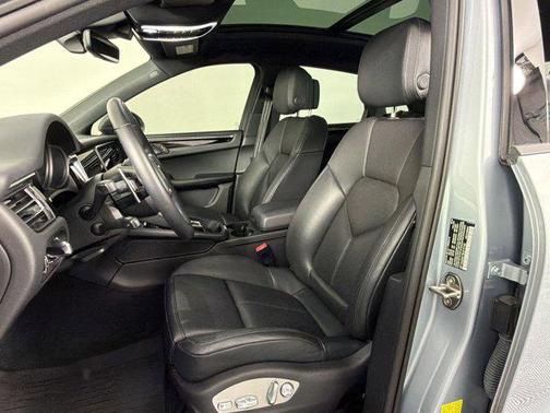 Dolomite Silver Metallic 2024 Porsche Macan Macan