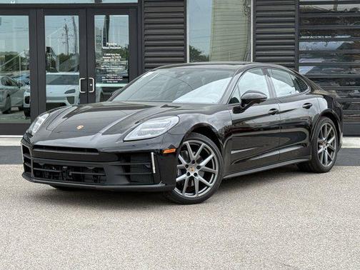 2025 Porsche Panamera RWD