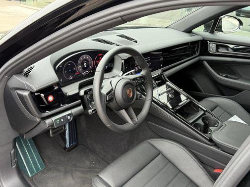 2025 Porsche Panamera RWD