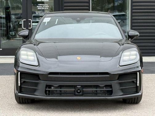 2025 Porsche Panamera RWD