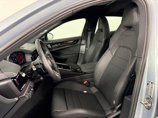 2026 Porsche Panamera 4