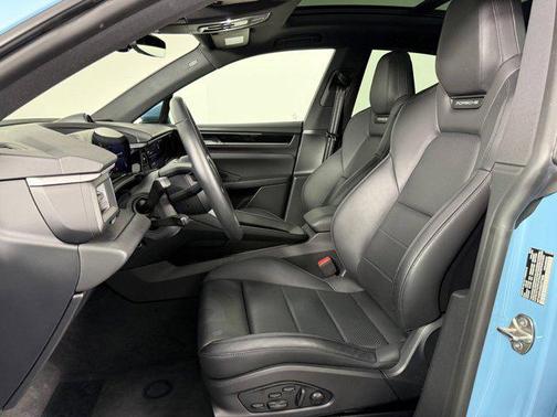 2025 Porsche Macan Electric