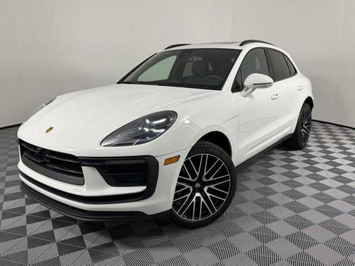 2025 Porsche Macan AWD
