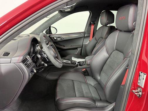 2025 Porsche Macan GTS