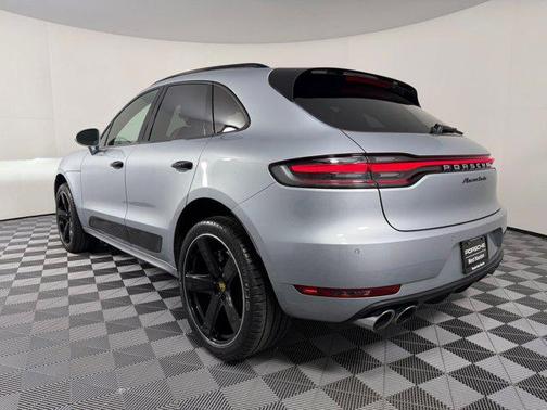 2020 Porsche Macan Turbo