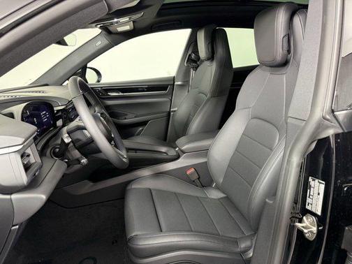 2025 Porsche Macan Electric