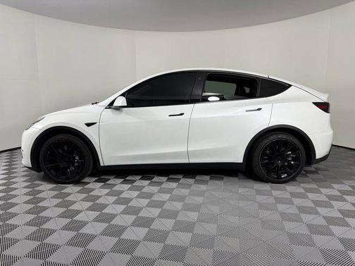 2022 Tesla Model Y Long Range Dual Motor All-Wheel Drive