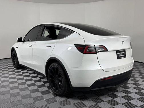 2022 Tesla Model Y Long Range Dual Motor All-Wheel Drive