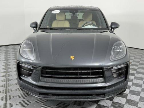 2022 Porsche Macan Base