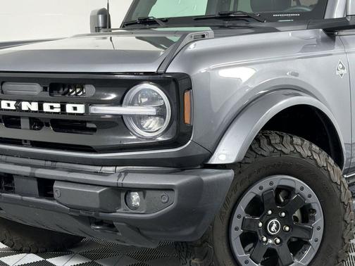 Gray 2023 Ford Bronco Outer Banks
