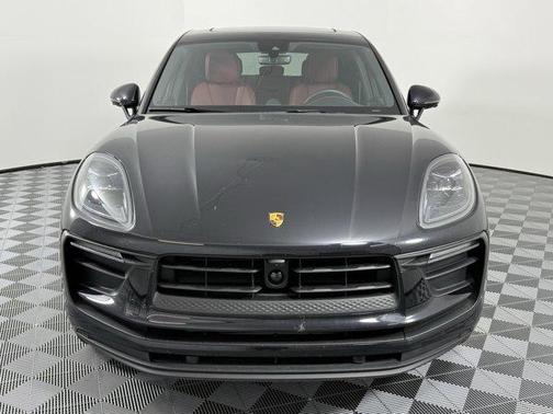 2025 Porsche Macan Base
