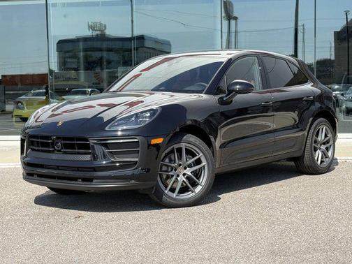 2025 Porsche Macan Base