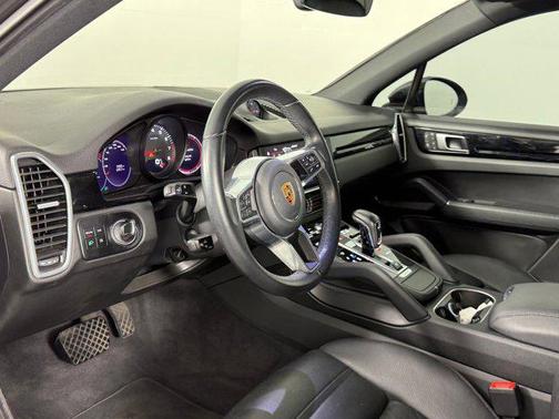 2022 Porsche Cayenne Cayenne