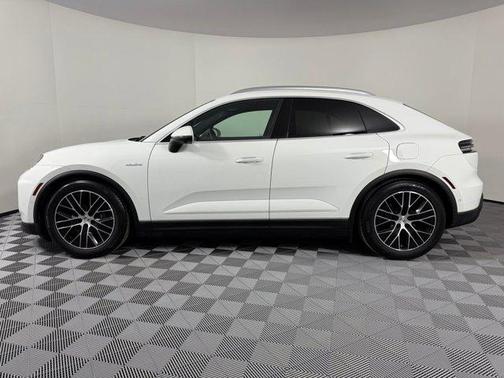 2025 Porsche Macan Electric