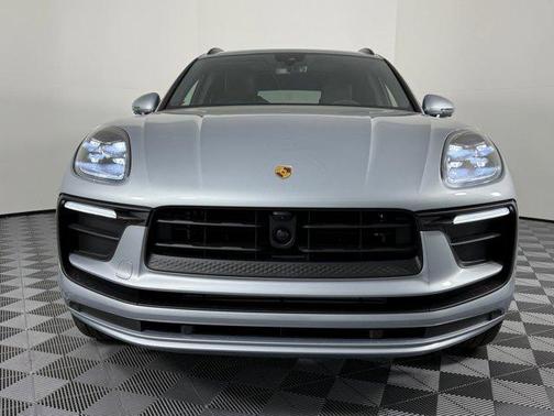 2026 Porsche Macan AWD