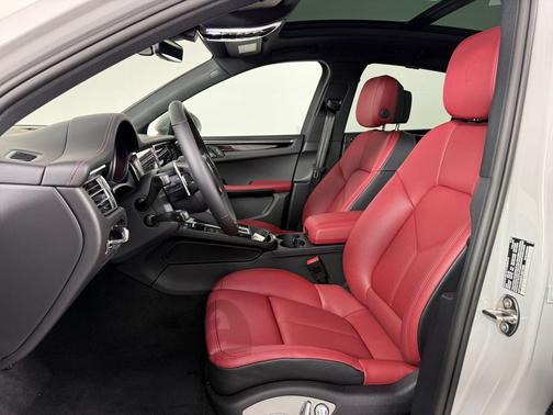 Chalk 2026 Porsche Macan Macan