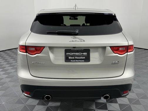 2017 Jaguar F-PACE 35t R-Sport