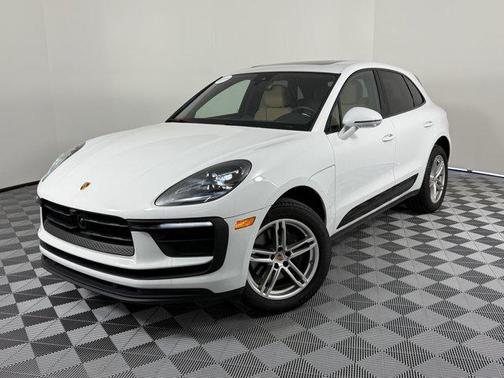 2025 Porsche Macan Base