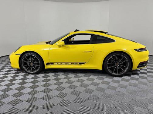 2022 Porsche 911 Carrera