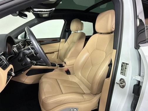 White 2023 Porsche Macan Macan