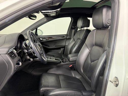 2018 Porsche Macan AWD
