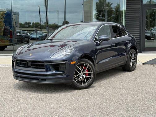 2023 Porsche Macan Base