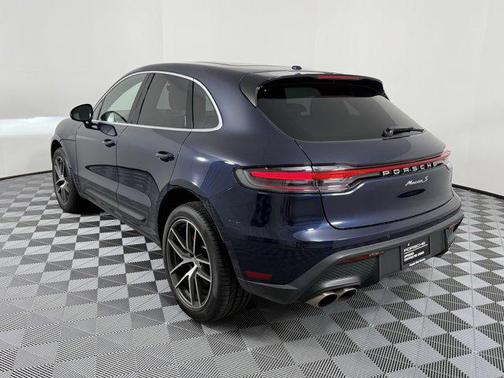 2023 Porsche Macan Base