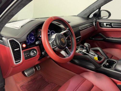 2022 Porsche Cayenne GTS