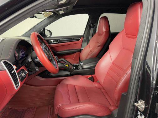 2022 Porsche Cayenne GTS